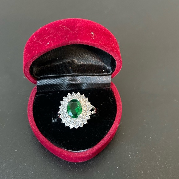 Green ring 14 k gold plated ring - Picture 1 of 6